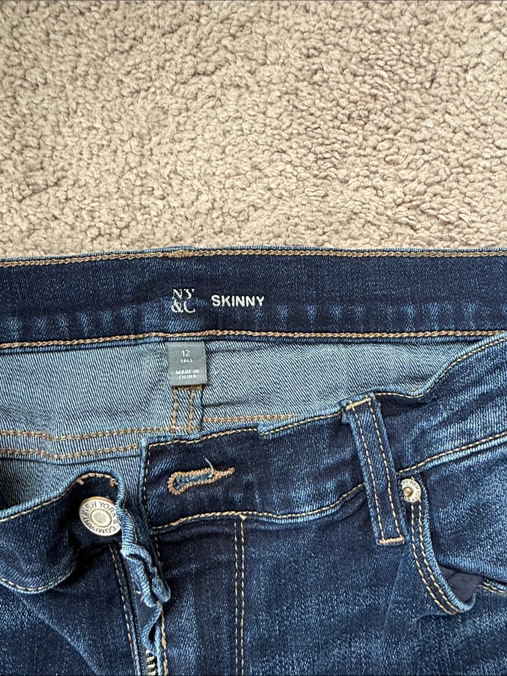 New York & Company Skinny Jeans in Dark Blue Denim - Picture 2 of 3